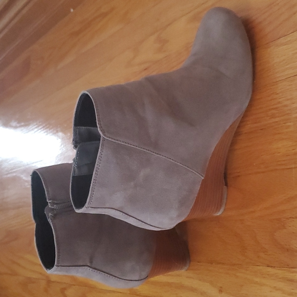 Naturalizer wedge booties